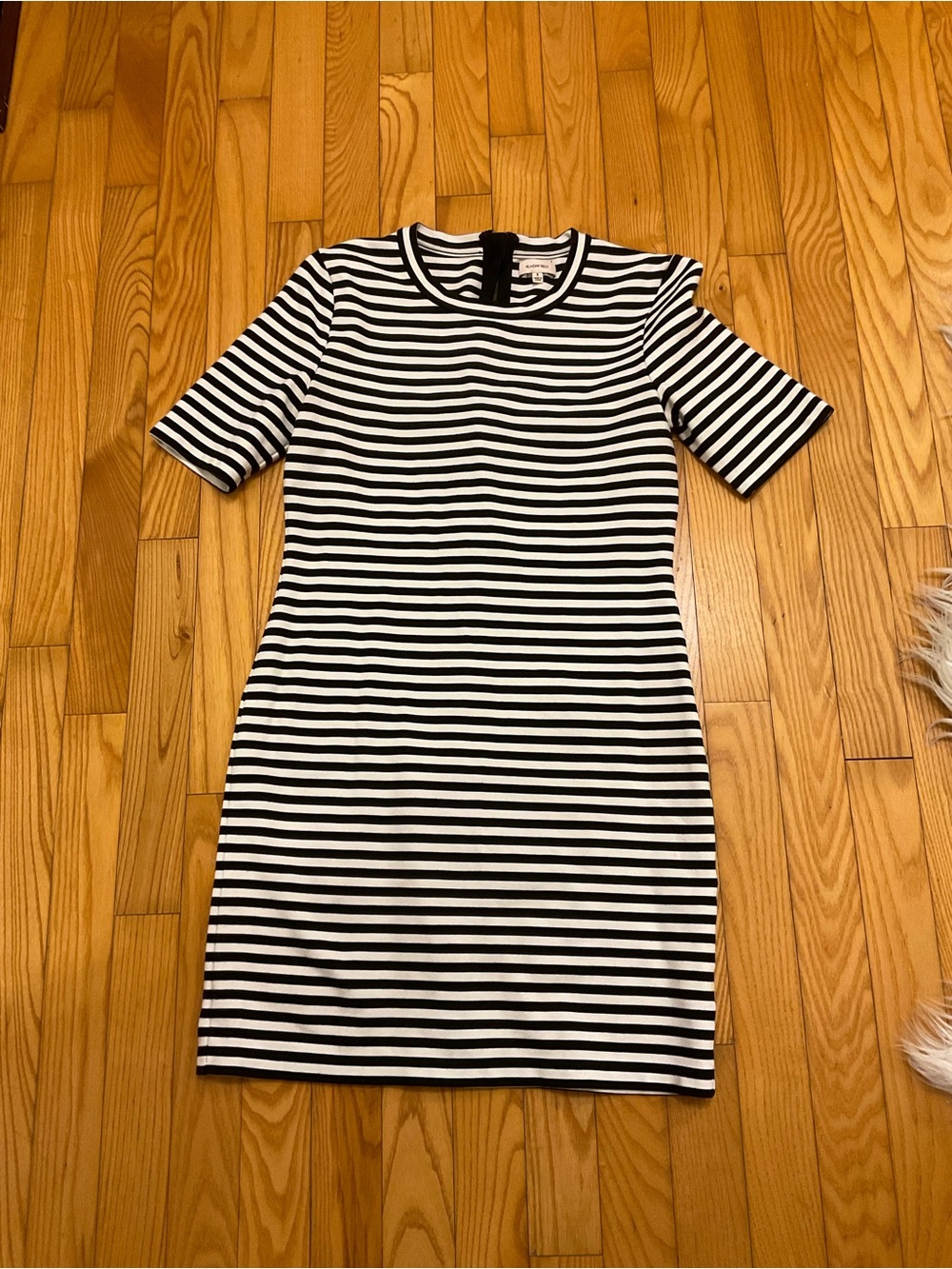 Striped Short Sleeve Shift Dress - Black and White